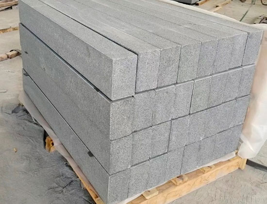 На фото изделия из гранита G654: плитка, ступени, лестницы, бордюры и т.д.